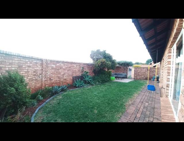 3 BEDROOM TOWNHOUSE FOR SALE IN ELARDUSPARK